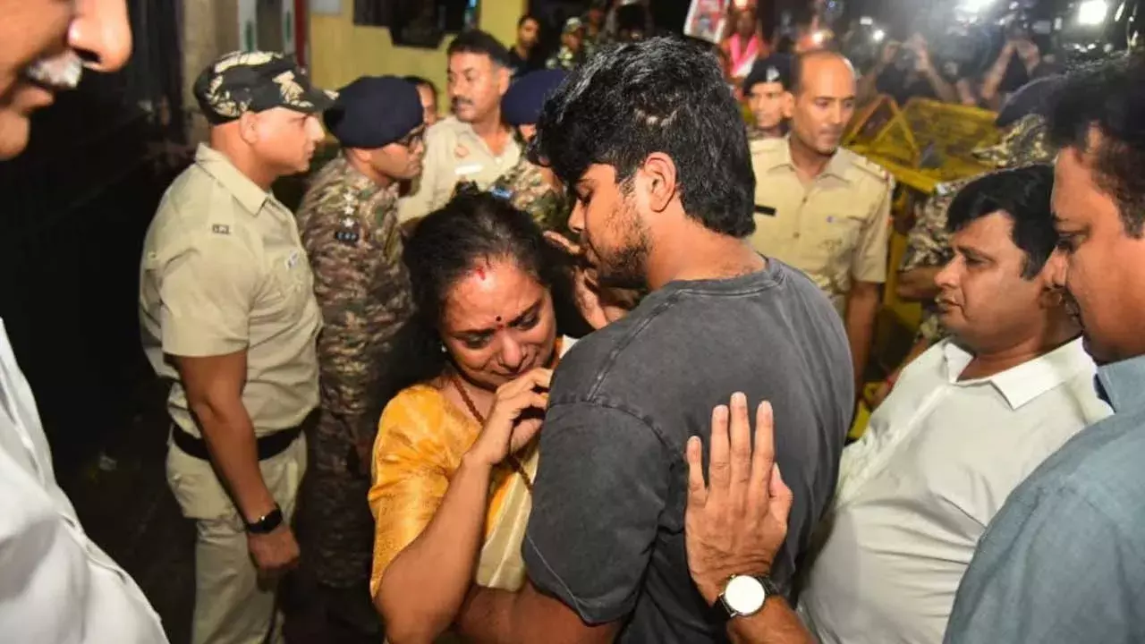 KAVITHA: కవిత వ్యాఖ్యల వెనక మర్మమేంటి..?