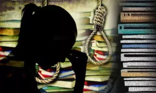 Suicides report: ఆందోళనకు గురి చేస్తున్న  విద్యార్థుల  ఆత్మహత్యలు Suicides report: ఆందోళనకు గురి చేస్తున్న  విద్యార్థుల  ఆత్మహత్యలు