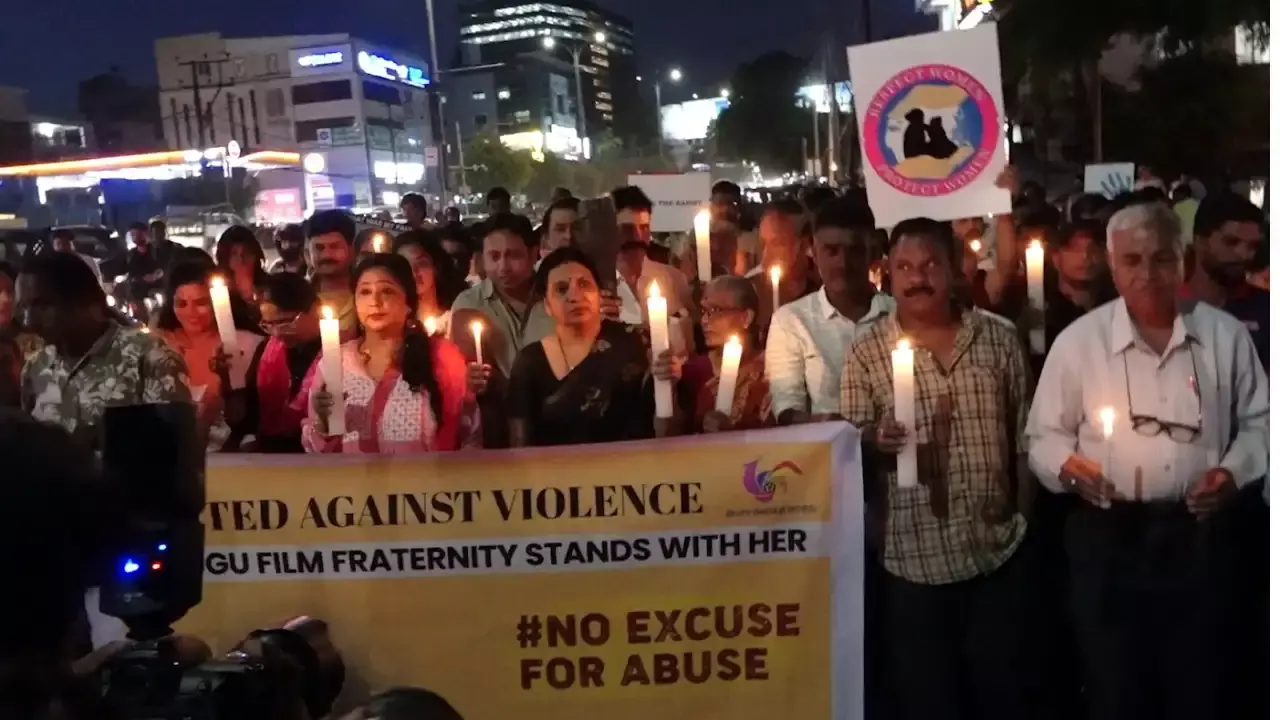 Tollywood :  కోల్ కతా డాక్టర్ హత్యకు నిరసనగా కదిలిన టాలీవుడ్ Tollywood :  కోల్ కతా డాక్టర్ హత్యకు నిరసనగా కదిలిన టాలీవుడ్