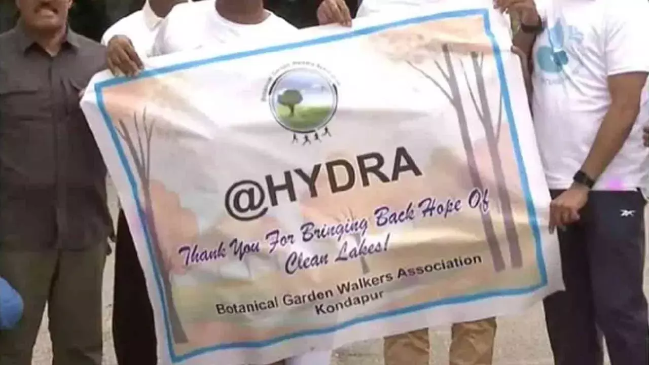 HYDRA : హైడ్రా మరో సంచలనం.. రెవెన్యూ అధికారులపై క్రిమినల్ కేసులు HYDRA : హైడ్రా మరో సంచలనం.. రెవెన్యూ అధికారులపై క్రిమినల్ కేసులు