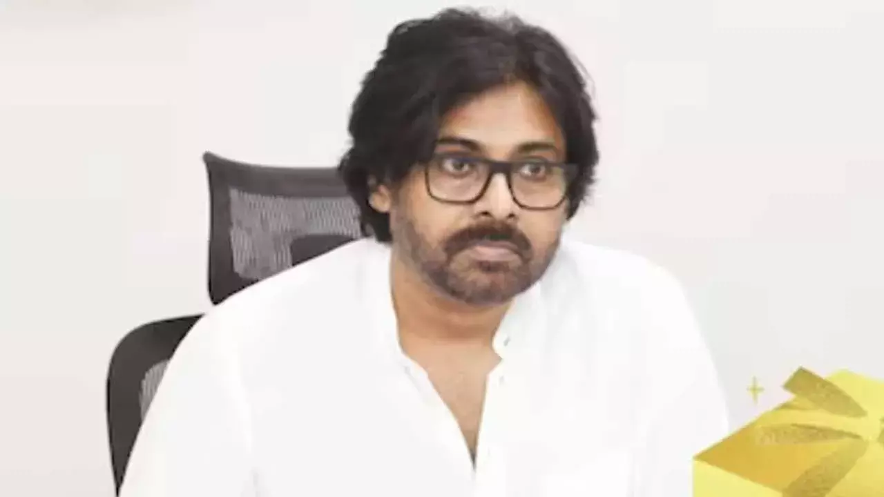 Pawan Kalyan : రేపు 12వేల మంది మహిళలకు పవన్ చీరల పంపిణీ