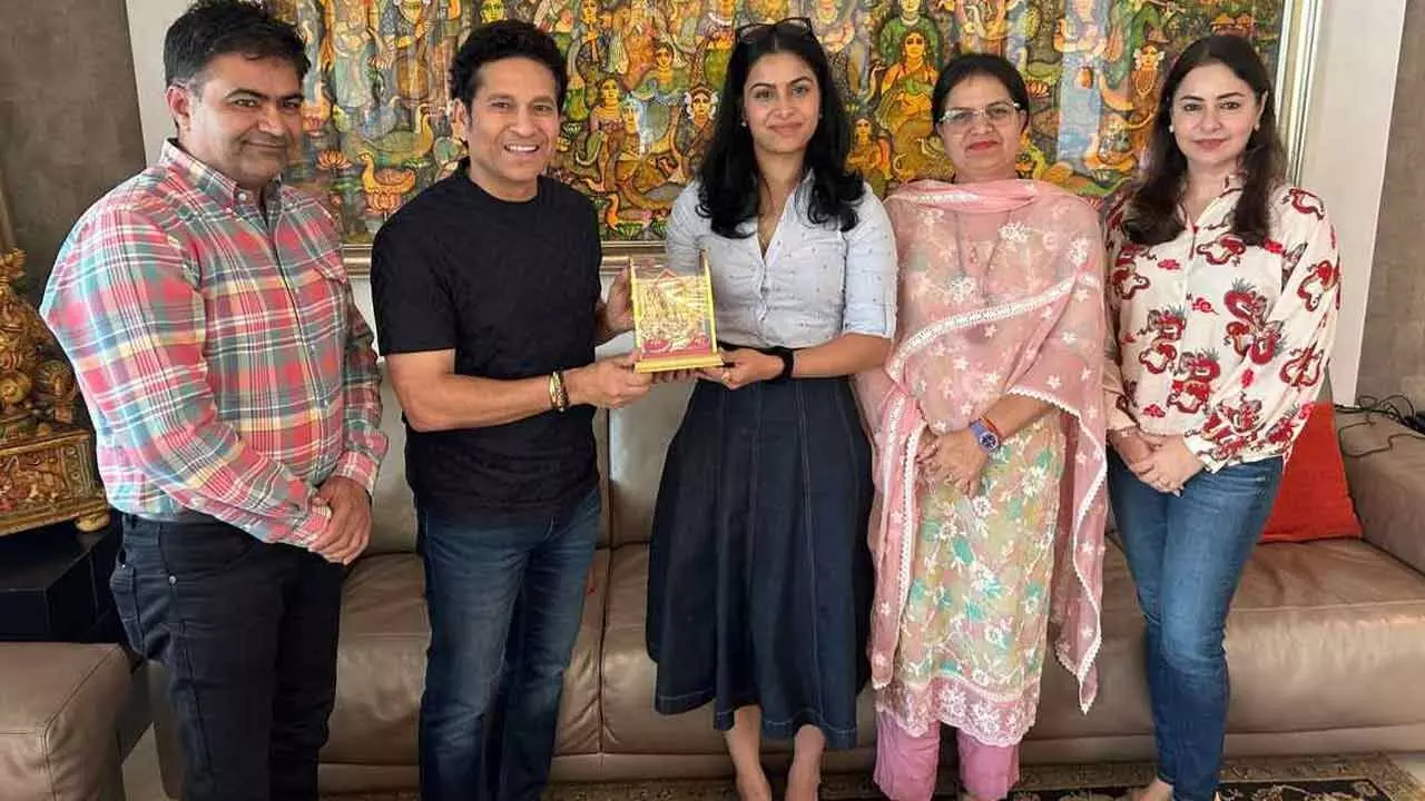 Manu Bhaker : టీవీలో సచిన్ ఆడే క్రికెట్ను చూస్తూ పెరిగా : మను బాకర్ Manu Bhaker : టీవీలో సచిన్ ఆడే క్రికెట్ను చూస్తూ పెరిగా : మను బాకర్
