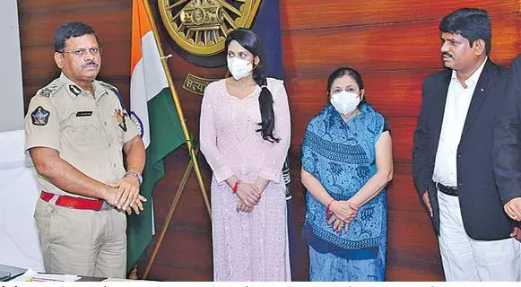 AP: ఆ ముగ్గురు ఐపీఎస్ అధికారుల వల్లే...! AP: ఆ ముగ్గురు ఐపీఎస్ అధికారుల వల్లే...!
