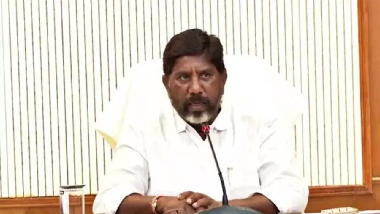 TG : ఫిజికల్ సెక్యూరిటీ ఉద్యోగులకు కనీస వేతనం ఇస్తం : భట్టి విక్రమార్క TG : ఫిజికల్ సెక్యూరిటీ ఉద్యోగులకు కనీస వేతనం ఇస్తం : భట్టి విక్రమార్క