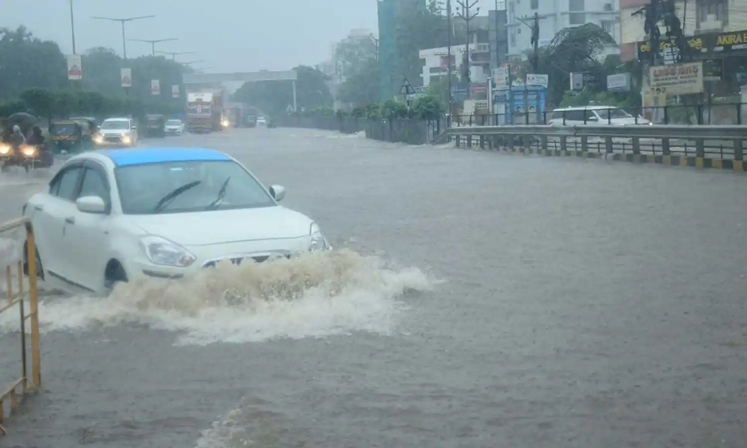 Heavy Rains in Gurazala : గురజాలలో భారీ వర్షం.. ఉప్పొంగిన పీలేరు వాగు Heavy Rains in Gurazala : గురజాలలో భారీ వర్షం.. ఉప్పొంగిన పీలేరు వాగు