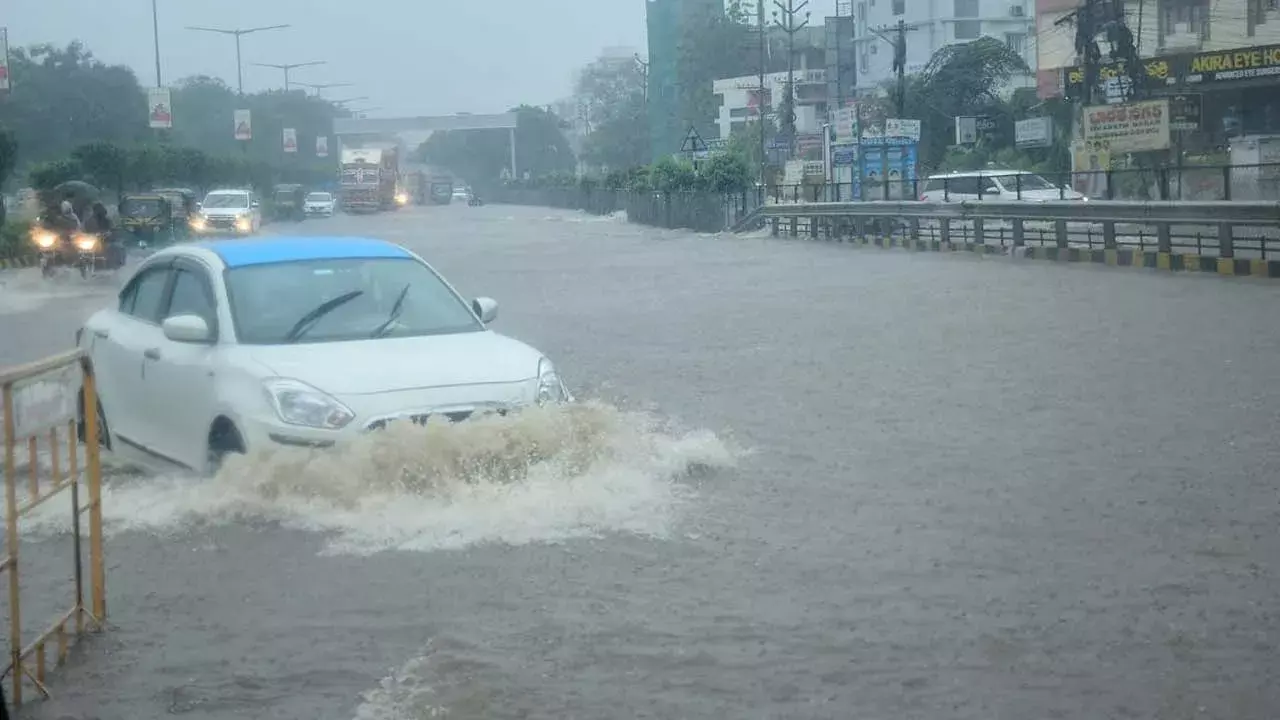 Heavy Rains in Gurazala : గురజాలలో భారీ వర్షం.. ఉప్పొంగిన పీలేరు వాగు Heavy Rains in Gurazala : గురజాలలో భారీ వర్షం.. ఉప్పొంగిన పీలేరు వాగు