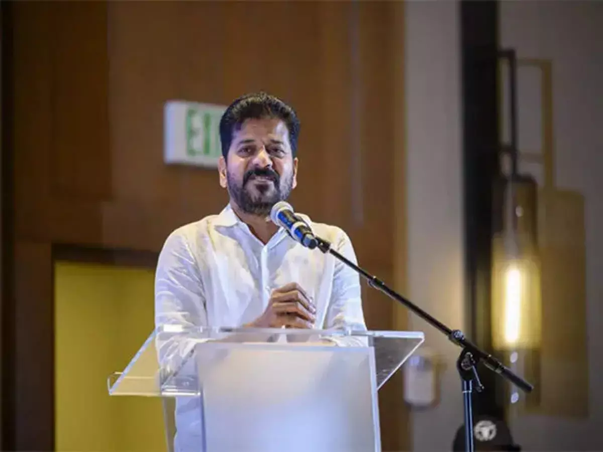 CM Revanth Reddy: సెలవులు పెట్టోద్దు.. రద్దు చేసుకోండి CM Revanth Reddy: సెలవులు పెట్టోద్దు.. రద్దు చేసుకోండి