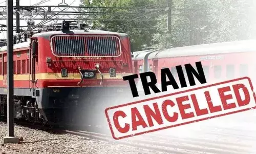Trains Cancelled : రైల్వే ప్రయాణికులకు అలెర్ట్ .. తెలుగు రాష్ట్రాల్లో భారీ వర్షాల ఎఫెక్ట్ Trains Cancelled : రైల్వే ప్రయాణికులకు అలెర్ట్ .. తెలుగు రాష్ట్రాల్లో భారీ వర్షాల ఎఫెక్ట్
