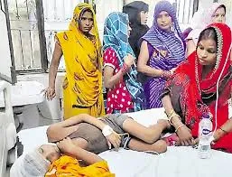 Uttar Pradesh: బిడ్డ కోసం తోడేలు తో తల్లి పోరాటం.. తోక ముడిచిన తోడేలు Uttar Pradesh: బిడ్డ కోసం తోడేలు తో తల్లి పోరాటం.. తోక ముడిచిన తోడేలు