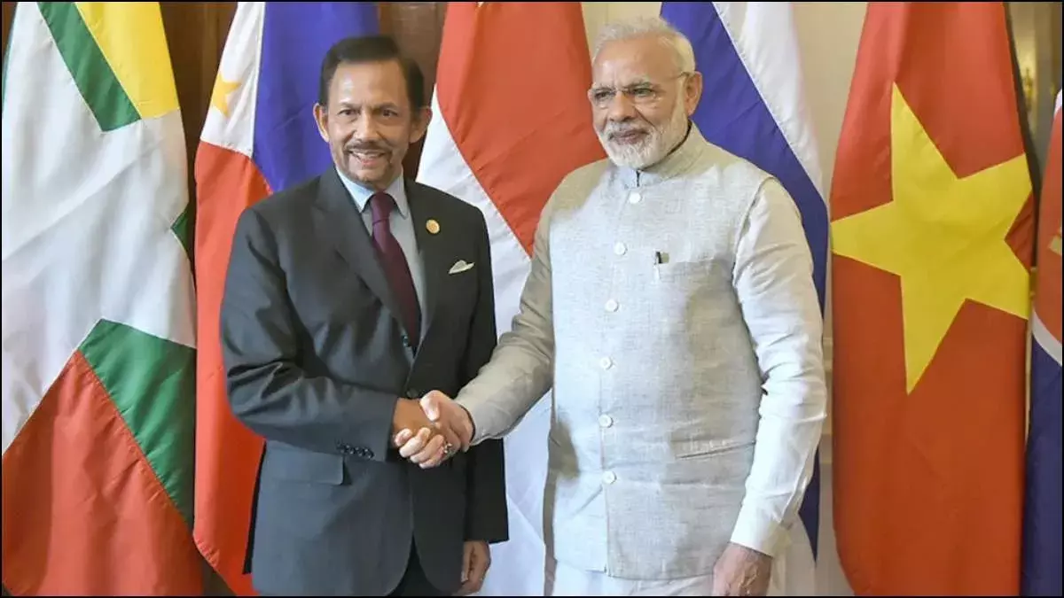 PM Modi: బ్రూనై, సింగపూర్ పర్యటనకు ప్రధాని మోడీ PM Modi: బ్రూనై, సింగపూర్ పర్యటనకు ప్రధాని మోడీ