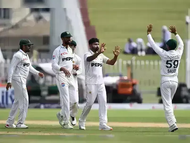 Pakistan: పాకిస్థాన్కు ఊహించని షాక్.. పతనమైన టెస్టు ర్యాంక్! Pakistan: పాకిస్థాన్కు ఊహించని షాక్.. పతనమైన టెస్టు ర్యాంక్!