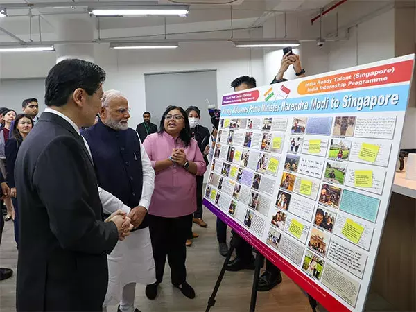 PM Modi: సింగపూర్లో ప్రధాని మోదీ PM Modi: సింగపూర్లో ప్రధాని మోదీ