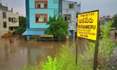 ARMY: బుడమేరు గండ్లు పూడ్చేందుకు నేడు రంగంలోకి ఆర్మీ ARMY: బుడమేరు గండ్లు పూడ్చేందుకు నేడు రంగంలోకి ఆర్మీ