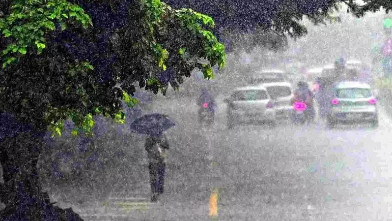 RAINS: ఉత్తరాంధ్రను వణికిస్తున్న వాయు గండం