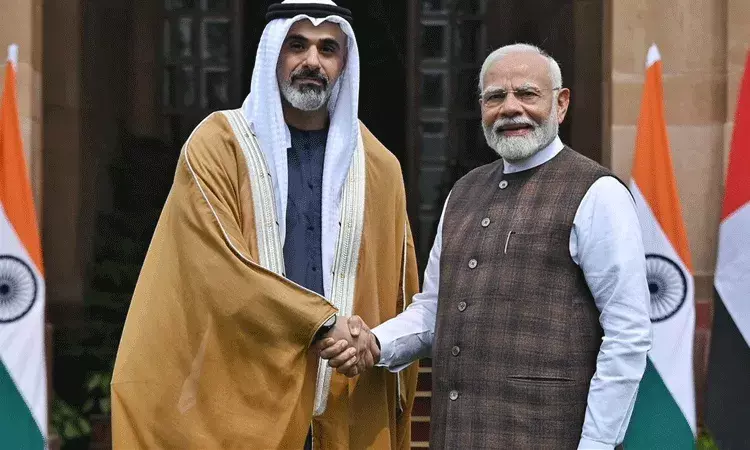 భారత్ కు విచ్చేసిన అబుదాబి ప్రిన్స్.. ప్రధాని మోదీ ఆత్మీయ స్వాగతం.. భారత్ కు విచ్చేసిన అబుదాబి ప్రిన్స్.. ప్రధాని మోదీ ఆత్మీయ స్వాగతం..