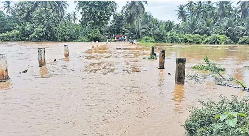 AP: వేలాది ఎకరాల్లో పంట నష్టం