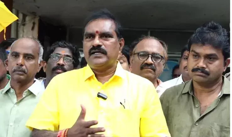 NIMMALA: ప్రకాశం బ్యారేజీను బోట్లు ఢీ కొట్టడం వెనక భారీ కుట్ర NIMMALA: ప్రకాశం బ్యారేజీను బోట్లు ఢీ కొట్టడం వెనక భారీ కుట్ర