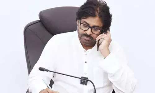 Deputy CM Pawan Kalyan: ఏలేరు వరద ఉధృతిపై  కలెక్టర్కు డిప్యూటీ సీఎం   ఫోన్.. Deputy CM Pawan Kalyan: ఏలేరు వరద ఉధృతిపై  కలెక్టర్కు డిప్యూటీ సీఎం   ఫోన్..