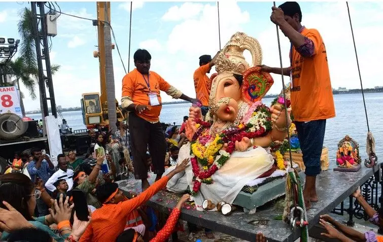 HYD: నేడే మహా నిమజ్జనం HYD: నేడే మహా నిమజ్జనం