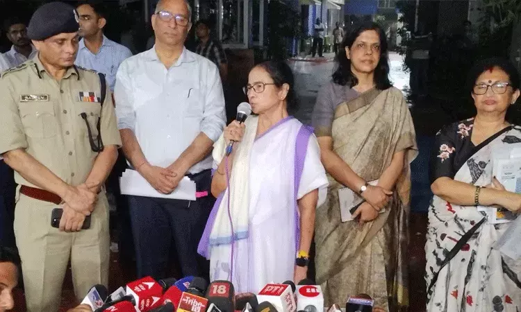 వైద్యుల డిమాండ్లను అంగీకరించిన మమత.. అయినా ఆగని నిరసన