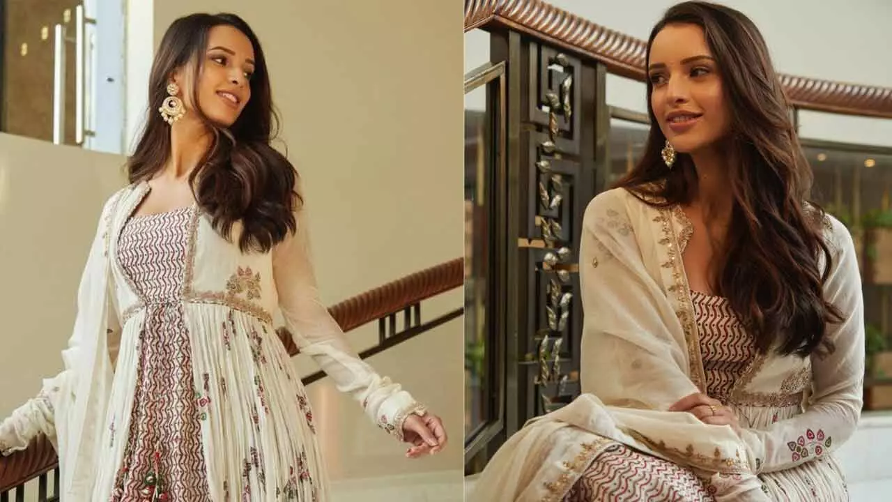 Tripti Dimri : రెమ్యునరేషన్ పెంచేసిన తృప్తి డిమ్రీ Tripti Dimri : రెమ్యునరేషన్ పెంచేసిన తృప్తి డిమ్రీ
