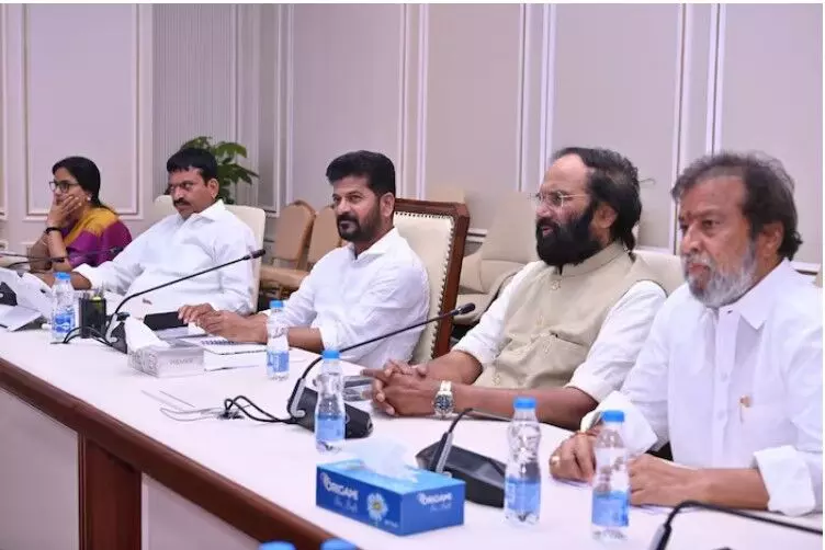 TG: అక్టోబర్ 2 నుంచి రేషన్ కార్డులు TG: అక్టోబర్ 2 నుంచి రేషన్ కార్డులు