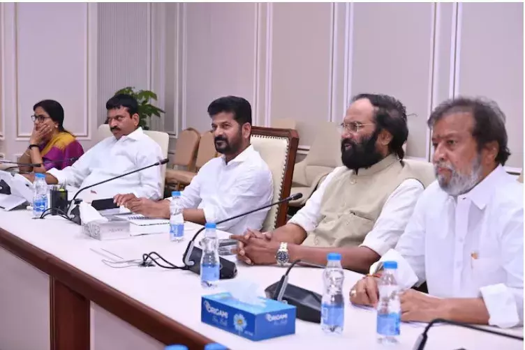 TG: అక్టోబర్ 2 నుంచి రేషన్ కార్డులు TG: అక్టోబర్ 2 నుంచి రేషన్ కార్డులు