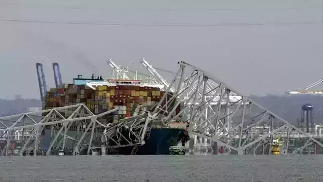 Baltimore Bridge Collapse: బాల్టిమోర్ వంతెన విధ్వంస ఘటన..సింగ్పూర్ సంస్థపై 100 మిలియన్ డాలర్లకు దావా Baltimore Bridge Collapse: బాల్టిమోర్ వంతెన విధ్వంస ఘటన..సింగ్పూర్ సంస్థపై 100 మిలియన్ డాలర్లకు దావా
