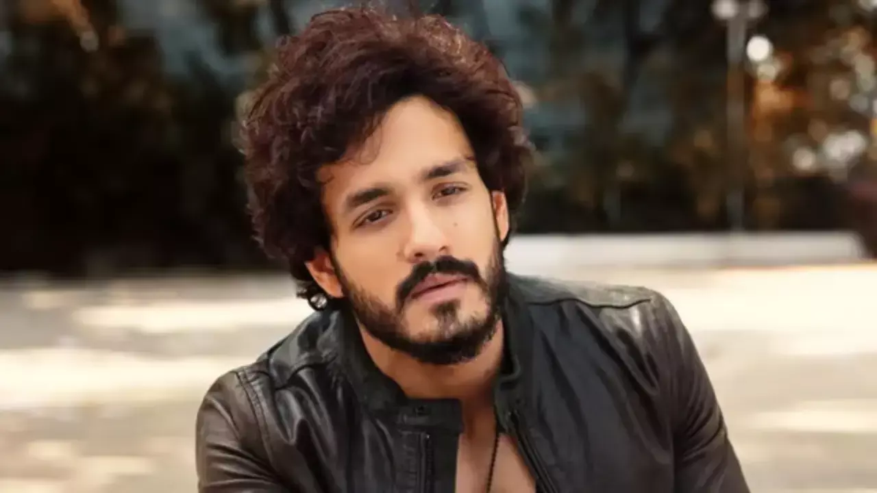 Akkineni Akhil :   హిట్టు కొట్టిన తర్వాతే జనం ముందుకు వస్తాడట Akkineni Akhil :   హిట్టు కొట్టిన తర్వాతే జనం ముందుకు వస్తాడట