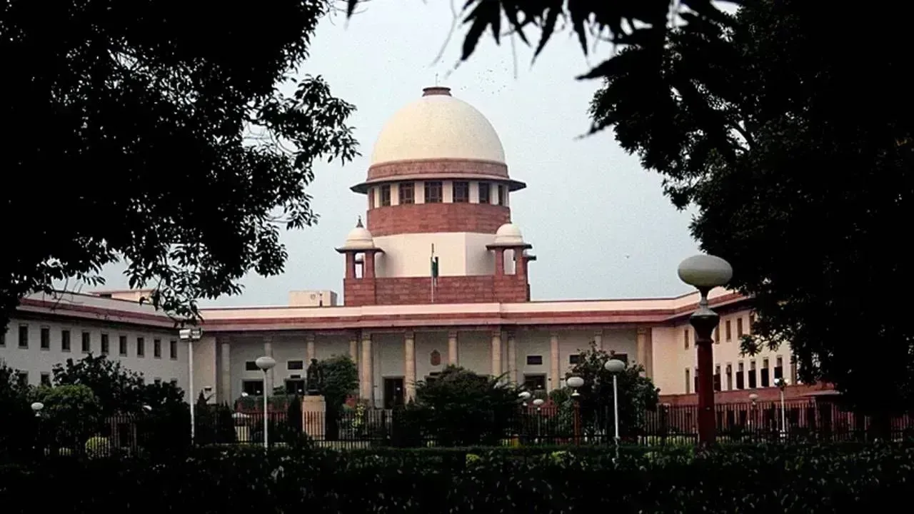 High Court : దేశంలోని ఎనిమిది హైకోర్టులకు కొత్త న్యాయమూర్తులు. High Court : దేశంలోని ఎనిమిది హైకోర్టులకు కొత్త న్యాయమూర్తులు.