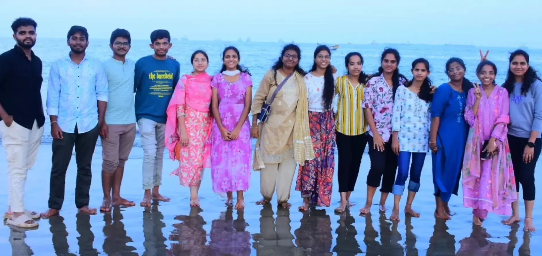 Maredumilli: మారేడుమిల్లి టూర్లో విషాదం.. ఇద్దరు వైద్యవిద్యార్థుల మృతదేహాలు లభ్యం Maredumilli: మారేడుమిల్లి టూర్లో విషాదం.. ఇద్దరు వైద్యవిద్యార్థుల మృతదేహాలు లభ్యం