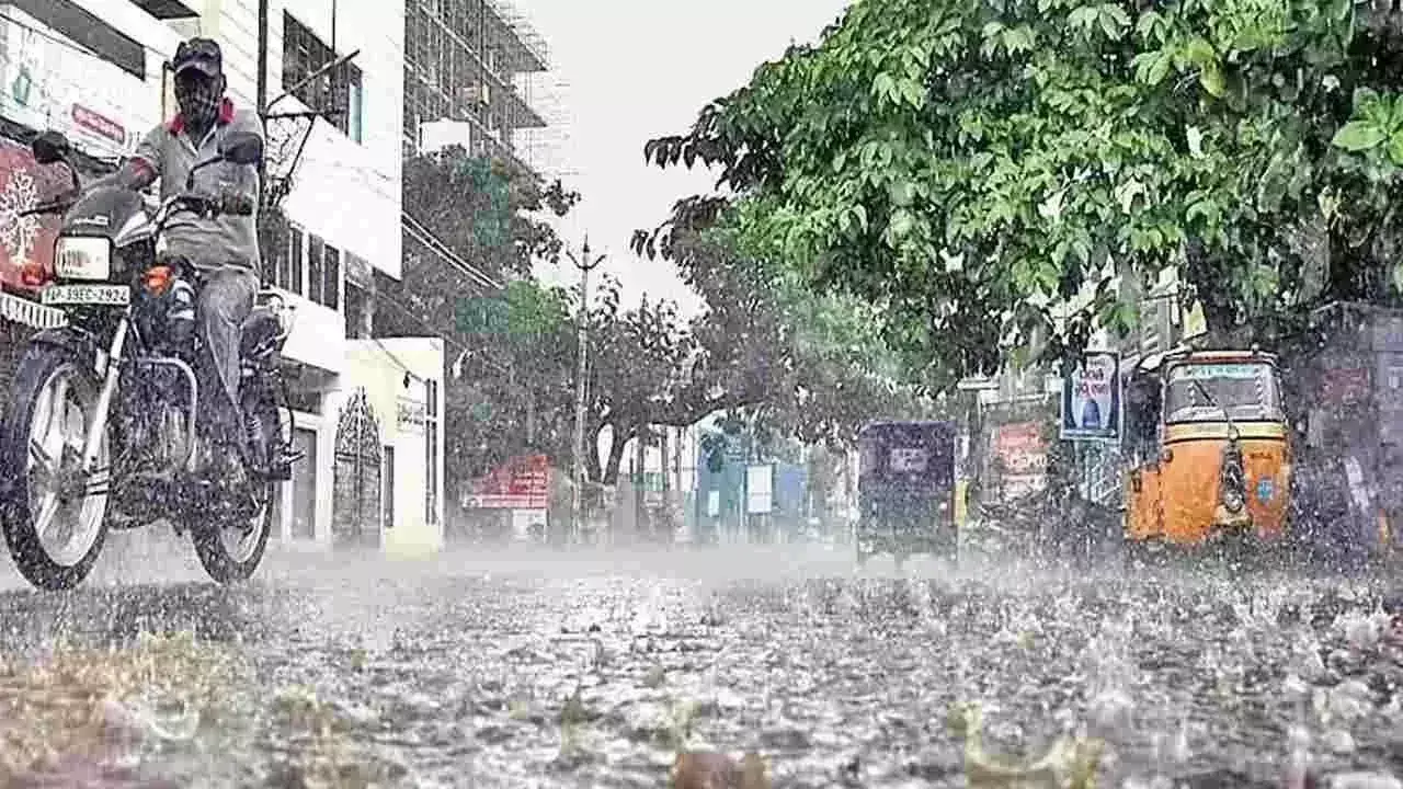 RAINS: హైదరాబాద్ లో దంచికొట్టిన వాన