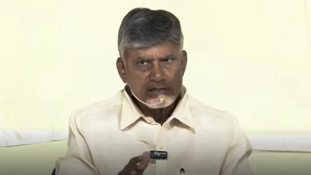 CM Chandrababu: తిరుమలలో డిక్లరేషన్ ఎందుకు ఇవ్వలే జగన్-బాబు CM Chandrababu: తిరుమలలో డిక్లరేషన్ ఎందుకు ఇవ్వలే జగన్-బాబు