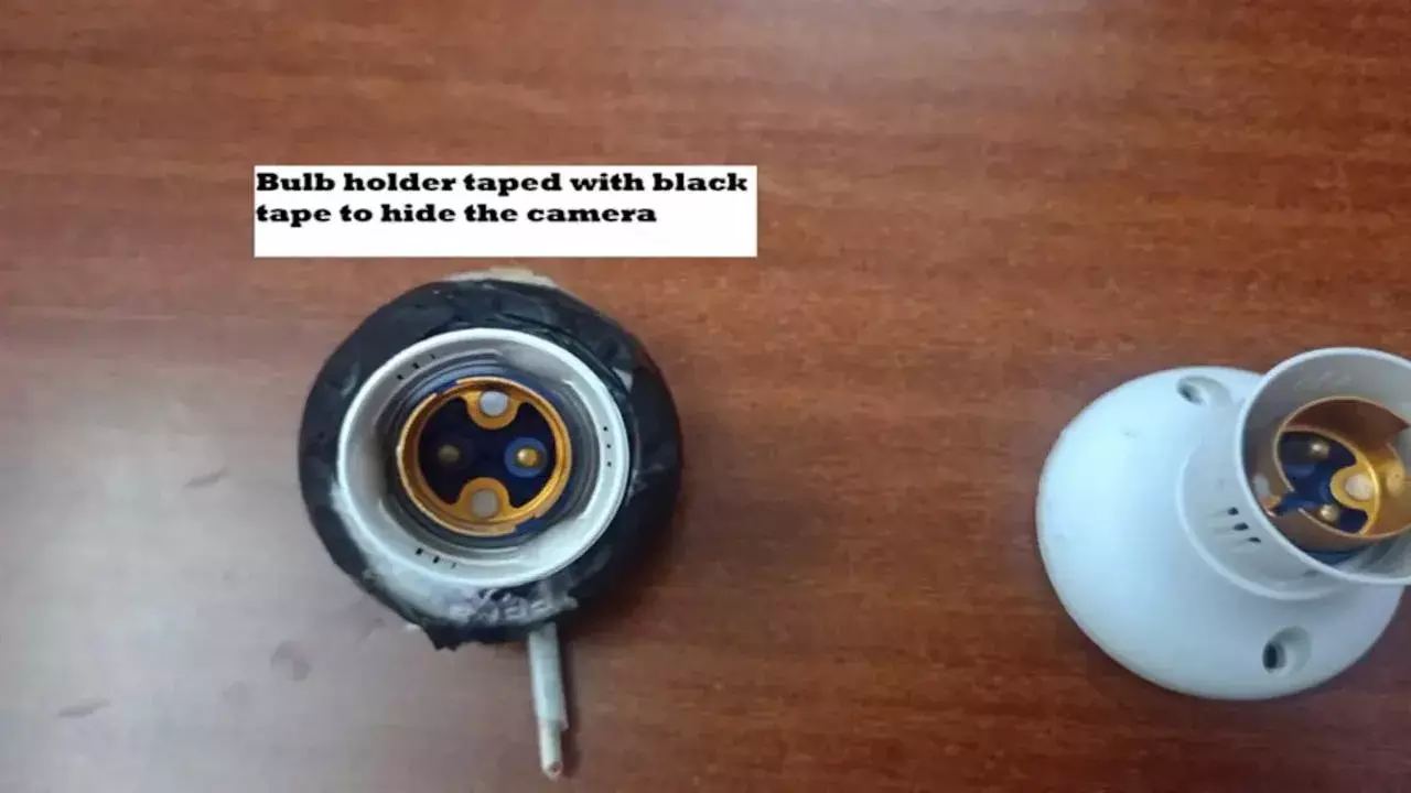 Delhi: యువతి అద్దె రూమ్‌లో స్పై కెమెరా కలకలం..