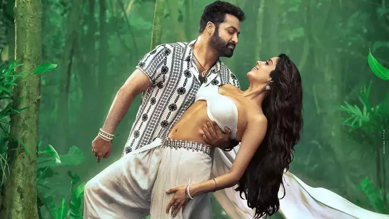 Shock for Devara in AP : దేవరకు ఏపీలో షాక్.. పదిరోజులే ఊరట! Shock for Devara in AP : దేవరకు ఏపీలో షాక్.. పదిరోజులే ఊరట!