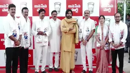 AP: జనసేనలోకి వైసీపీ కీలక నేతలు AP: జనసేనలోకి వైసీపీ కీలక నేతలు