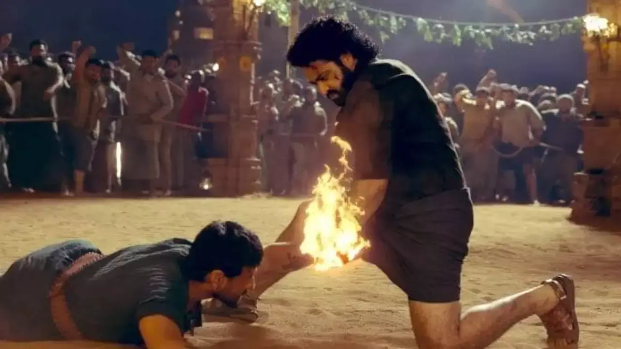 Devara 1st Day collections :  దేవర దెబ్బకు ప్రభాస్ రికార్డులు కనుమరుగు Devara 1st Day collections :  దేవర దెబ్బకు ప్రభాస్ రికార్డులు కనుమరుగు