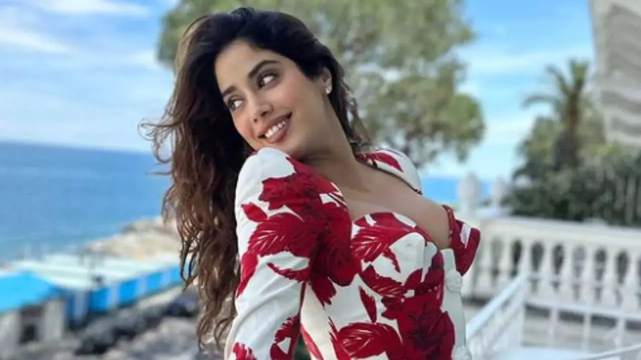 Janhvi Kapoor : అలాంటి పాత్రలు చేయను : జాన్వీ కపూర్ Janhvi Kapoor : అలాంటి పాత్రలు చేయను : జాన్వీ కపూర్