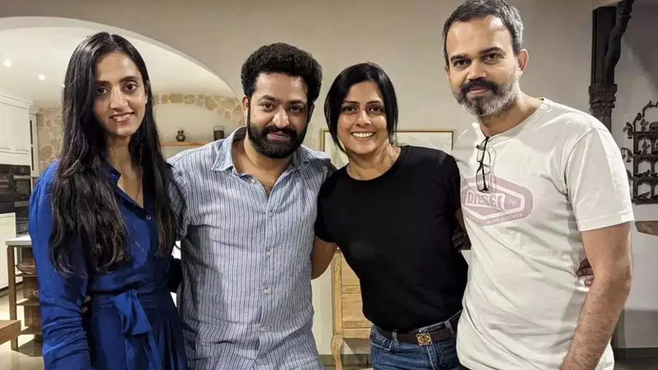 NTR-Neel Project : బంగ్లాదేశ్ బ్యాక్ డ్రాప్ తో ఎన్టీఆర్-నీల్ ప్రాజెక్ట్! NTR-Neel Project : బంగ్లాదేశ్ బ్యాక్ డ్రాప్ తో ఎన్టీఆర్-నీల్ ప్రాజెక్ట్!