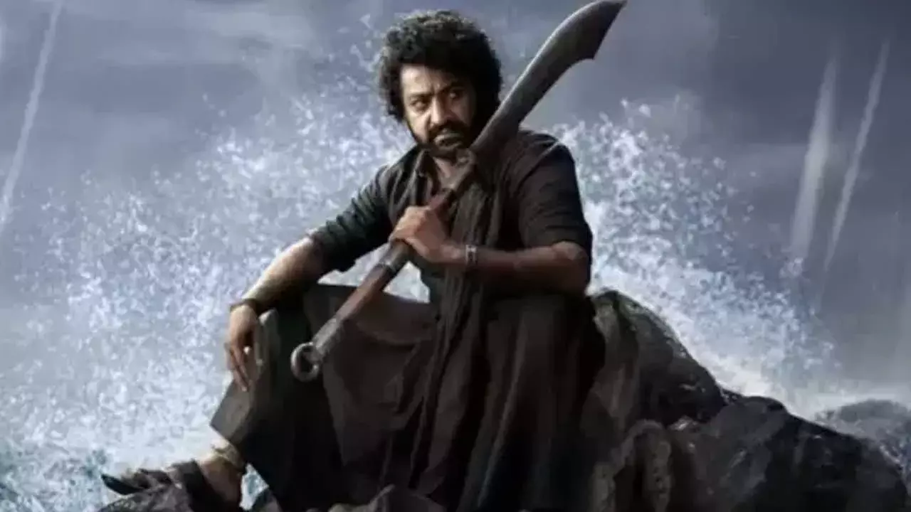 Devara Collections : సోమవారం ఎఫెక్ట్ .. దేవర కలెక్షన్లు డౌన్ Devara Collections : సోమవారం ఎఫెక్ట్ .. దేవర కలెక్షన్లు డౌన్