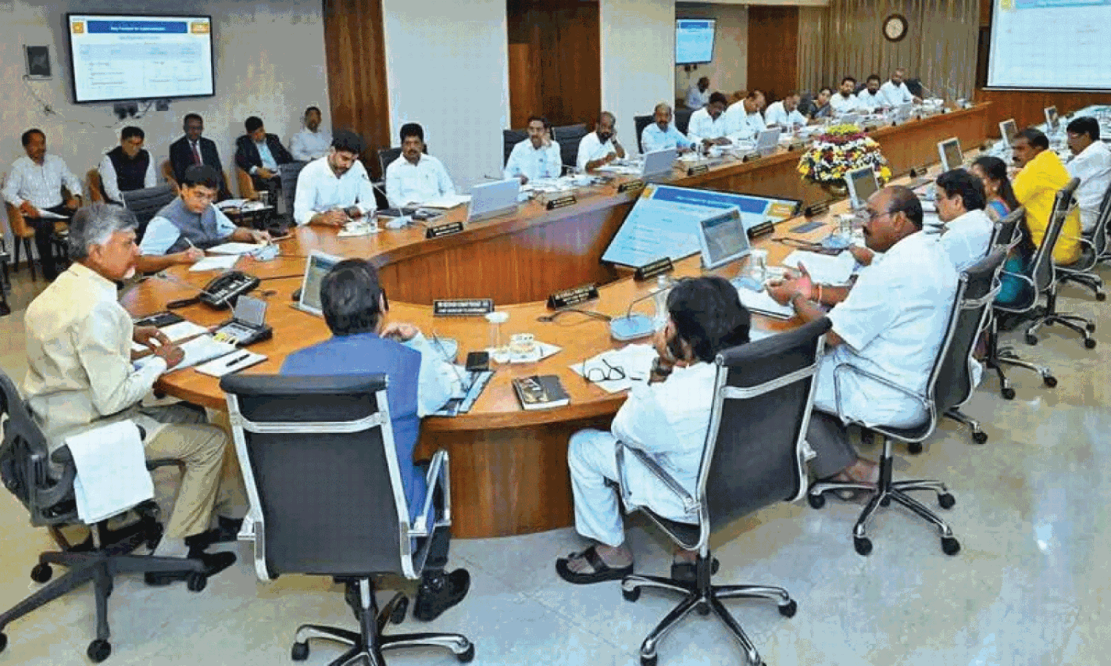 Chandrababu: ఈ నెల 10న ఏపీ క్యాబినెట్ భేటీ Chandrababu: ఈ నెల 10న ఏపీ క్యాబినెట్ భేటీ