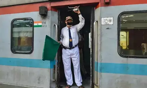 Diwali Bonus: రైల్వే ఉద్యోగులకు భారీగా బోనస్ Diwali Bonus: రైల్వే ఉద్యోగులకు భారీగా బోనస్