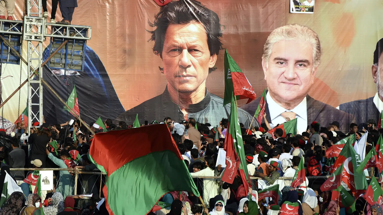 Islamabad: పాకిస్తాన్ రాజధాని ఇస్లామాబాద్ ‘‘లాక్ డౌన్’’ Islamabad: పాకిస్తాన్ రాజధాని ఇస్లామాబాద్ ‘‘లాక్ డౌన్’’