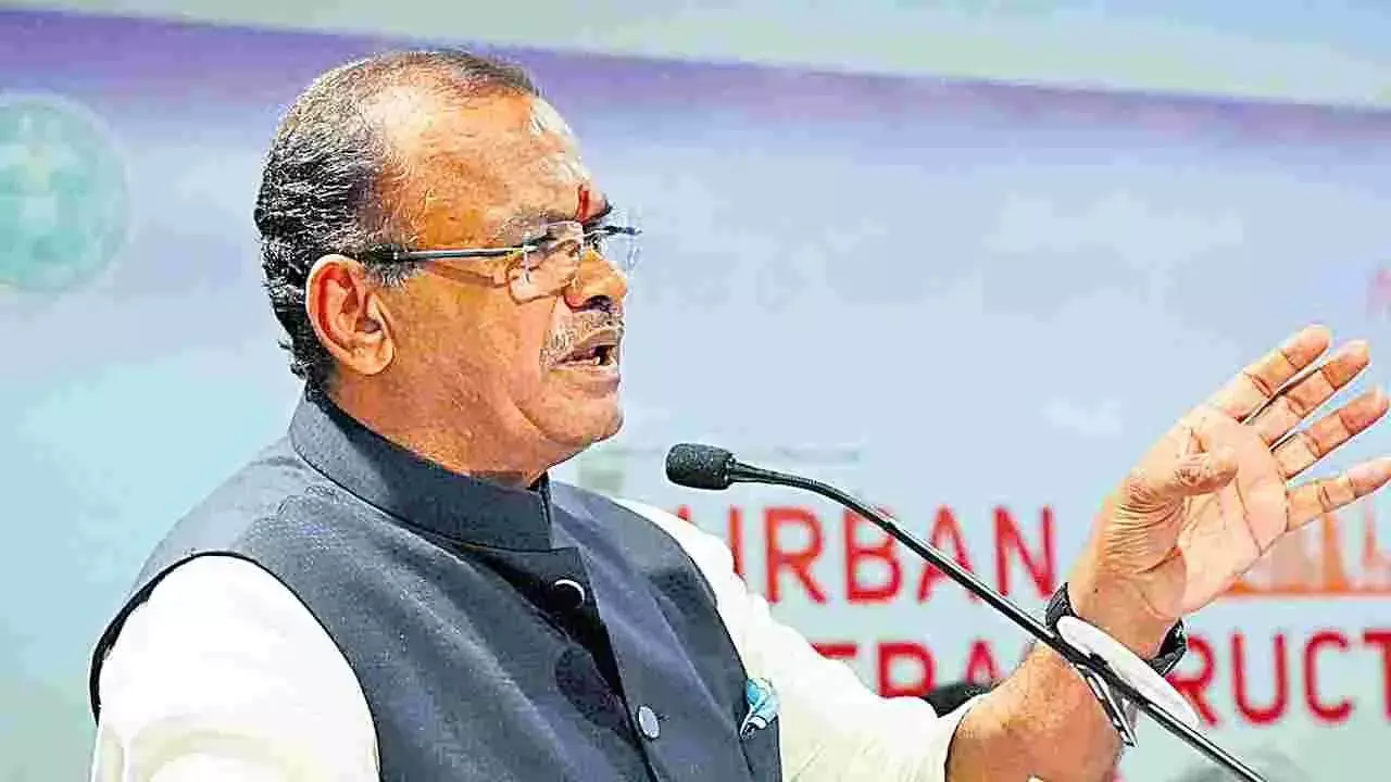 GHMC : జీహెచ్ఎంసీని నాలుగు కార్పొరేషన్లుగా విభజిస్తాం : మంత్రి కోమటిరెడ్డి GHMC : జీహెచ్ఎంసీని నాలుగు కార్పొరేషన్లుగా విభజిస్తాం : మంత్రి కోమటిరెడ్డి