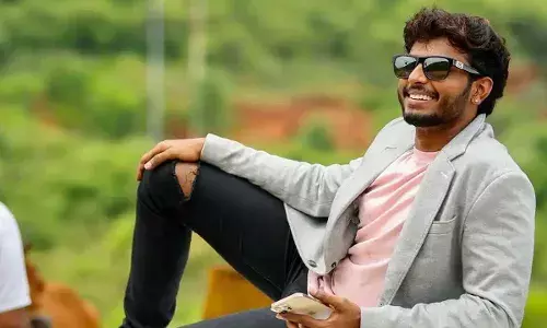 Harsha Sai : యూట్యూబర్ హర్షసాయికు లుక్అవుట్ నోటీసులు జారీ Harsha Sai : యూట్యూబర్ హర్షసాయికు లుక్అవుట్ నోటీసులు జారీ