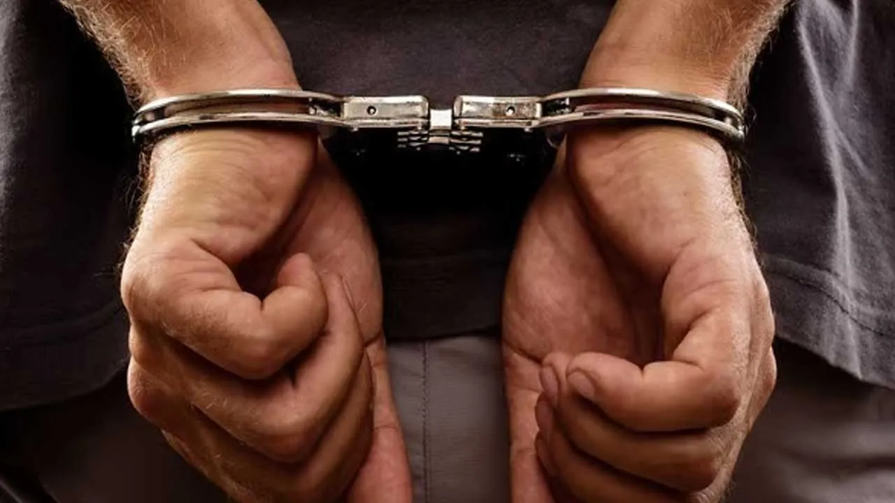 Fake Rape Scene : యువతిని హత్య చేసి.. రేప్ సీన్ క్రియేట్ చేసిన కి‘లేడీ’ Fake Rape Scene : యువతిని హత్య చేసి.. రేప్ సీన్ క్రియేట్ చేసిన కి‘లేడీ’