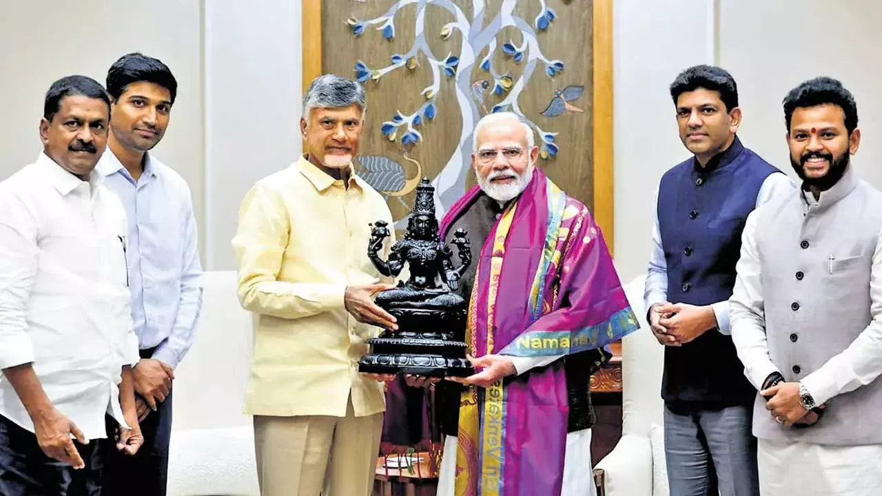 CM Chandrababu-PM Modi : మోడీతో చంద్రబాబు భేటీ.. పోలవరం నిధులకు రిక్వెస్ట్ CM Chandrababu-PM Modi : మోడీతో చంద్రబాబు భేటీ.. పోలవరం నిధులకు రిక్వెస్ట్