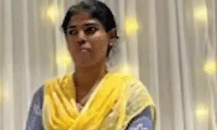 Hyderabad: భార్య అవినీతి.. బయట పెట్టిన భర్త Hyderabad: భార్య అవినీతి.. బయట పెట్టిన భర్త