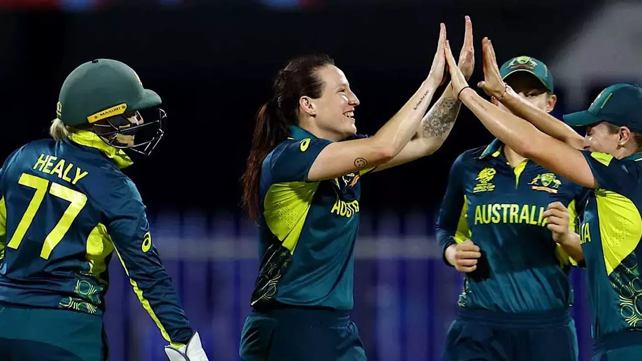 ICC Womens T20 World Cup : న్యూజిలాండ్ను చిత్తుగా ఓడించిన ఆస్ట్రేలియా ICC Womens T20 World Cup : న్యూజిలాండ్ను చిత్తుగా ఓడించిన ఆస్ట్రేలియా