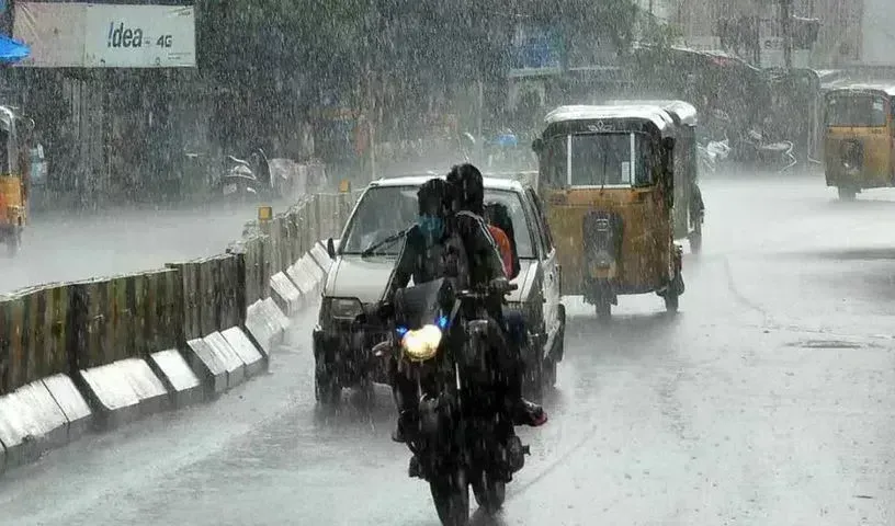 Cyclone: ఏపీకి ముంచుకొస్తున్న వాయుగుండం Cyclone: ఏపీకి ముంచుకొస్తున్న వాయుగుండం